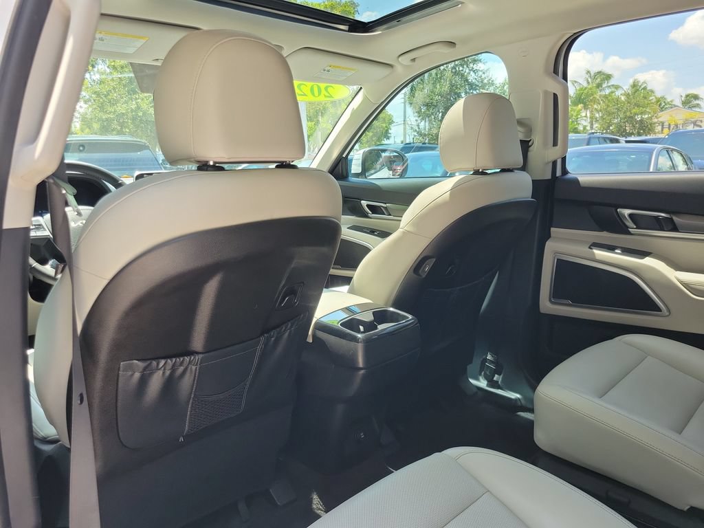 Used 2022 Kia Telluride S FWD image 11