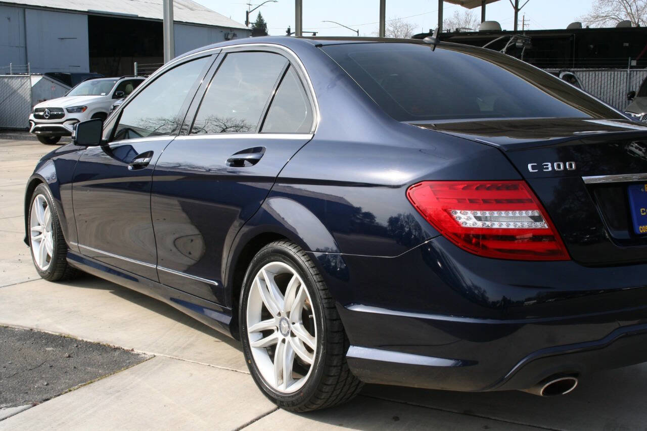 Used 2012 Mercedes-Benz C 300 C 300 Luxury 4MATIC AWD 4dr Se image 8