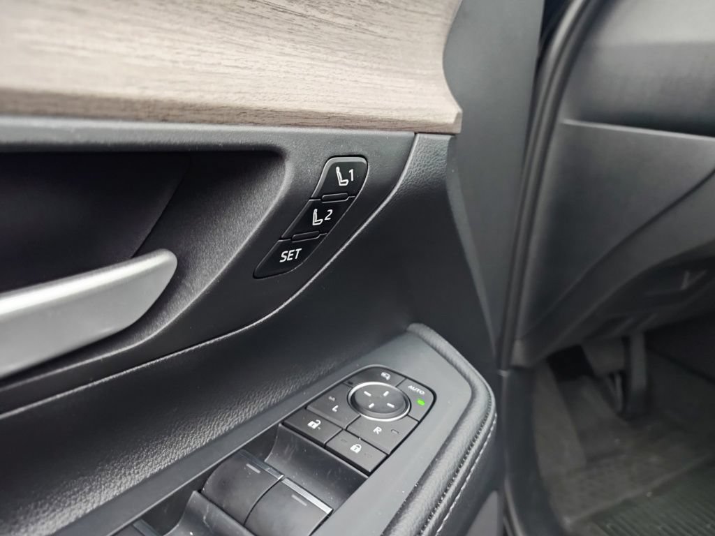 Used 2026 Toyota Grand Highlander AWD Hybrid image 9