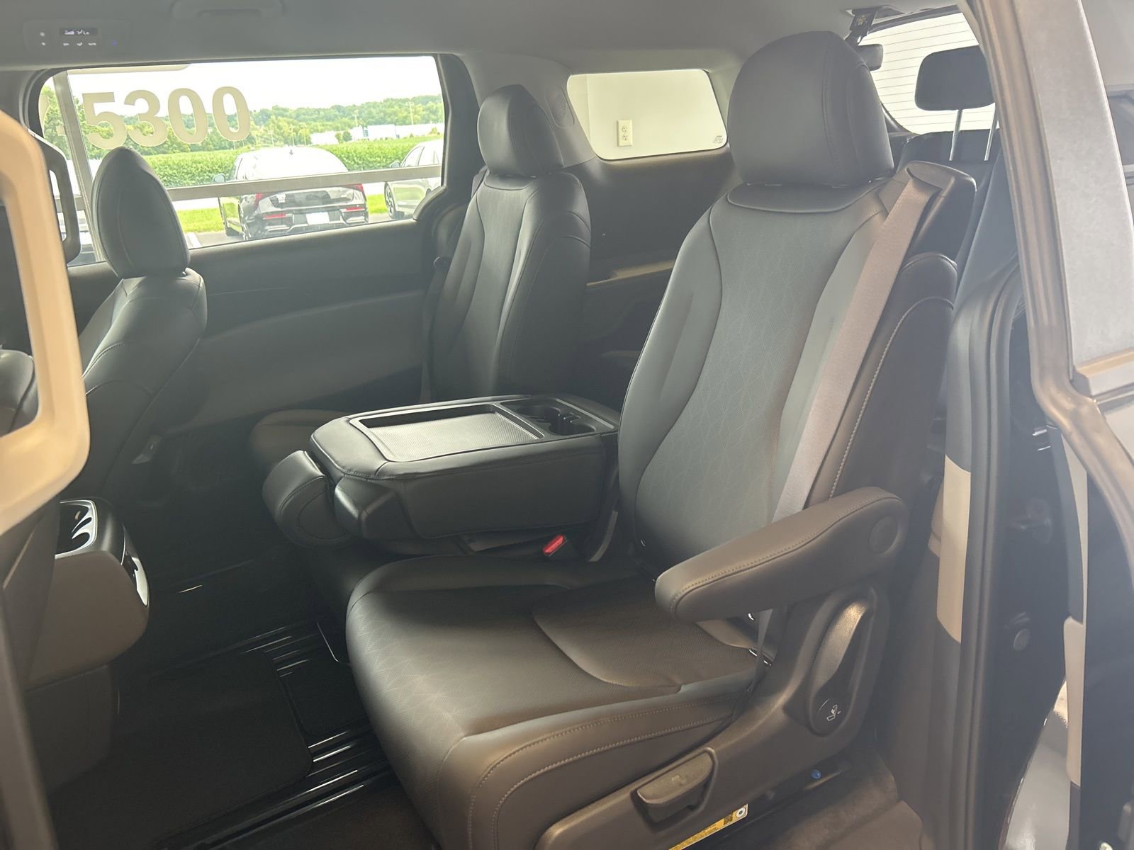 New 2025 Kia Carnival image 15