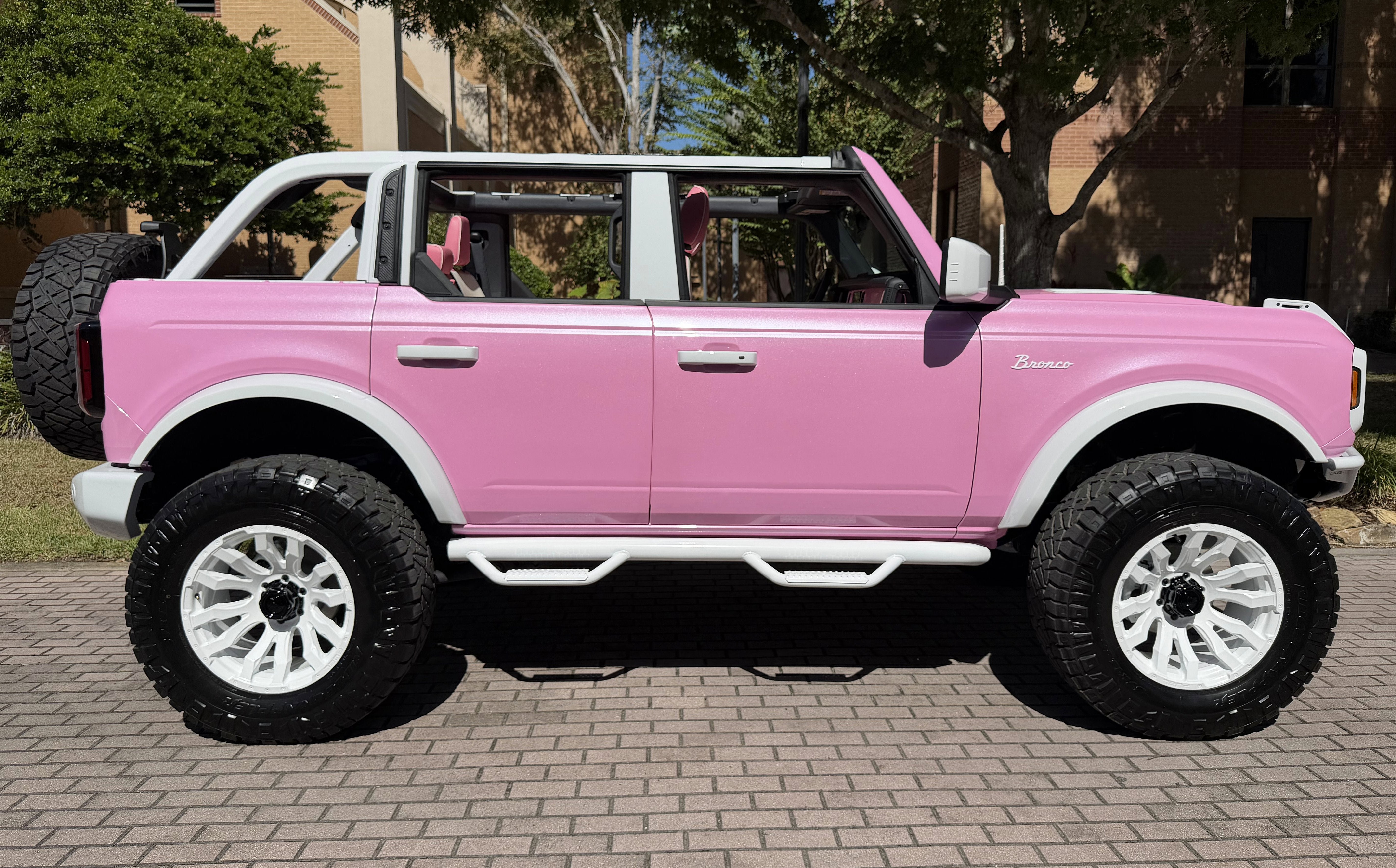 Used 2025 Ford Bronco Outer Banks AWD/4WD image 12