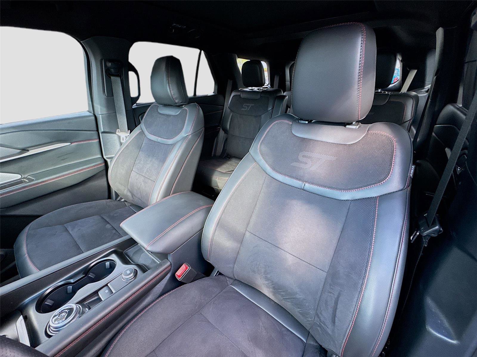 Used 2025 Ford Explorer ST image 20