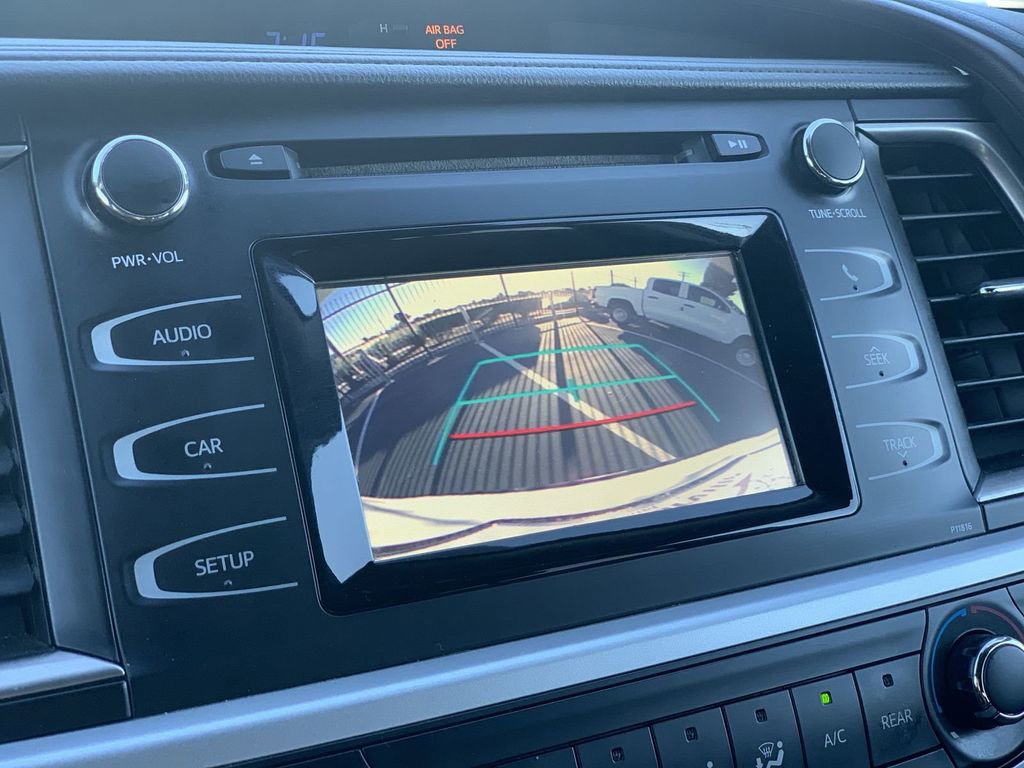 Used 2019 Toyota Highlander LE image 12