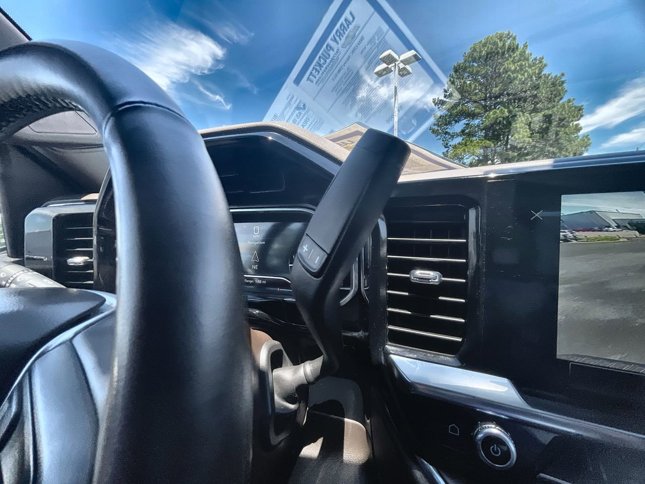 Used 2024 GMC Sierra 1500 SLT AWD/4WD image 16