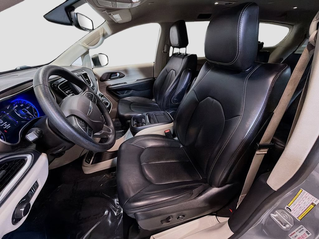 Used 2021 Chrysler Voyager Lxi FWD image 16