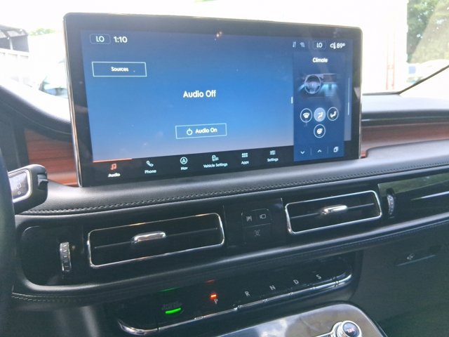 Used 2023 Lincoln Nautilus Reserve AWD/4WD image 17