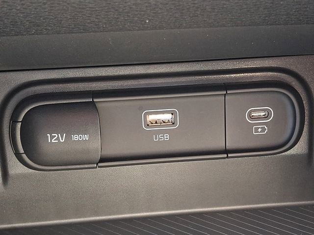 Used 2025 Kia Sportage LX image 17