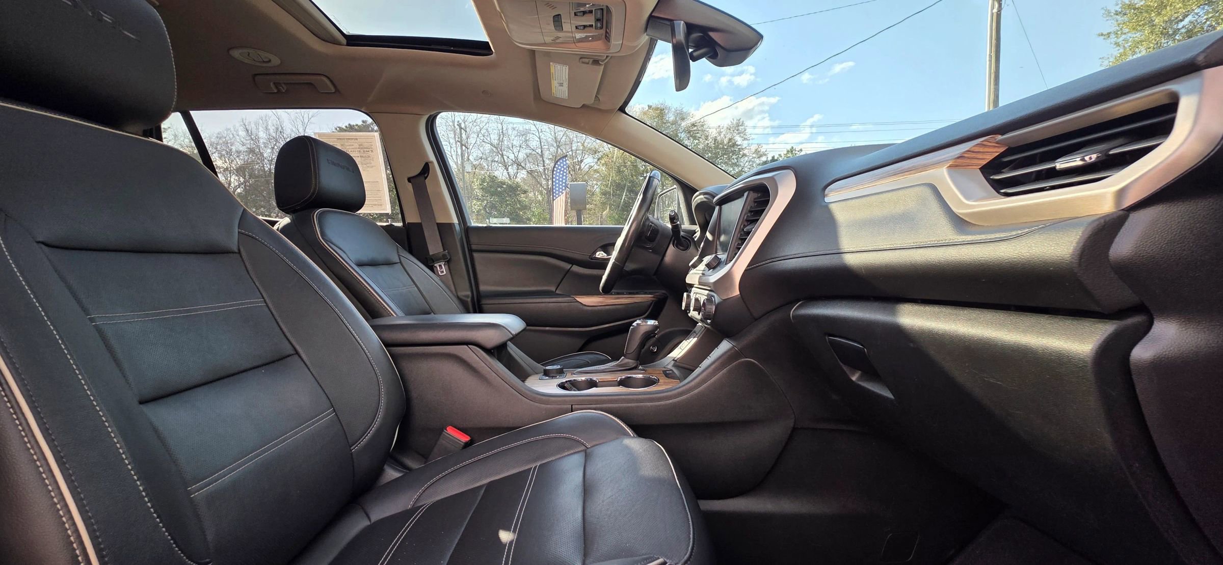Used 2019 GMC Acadia Denali image 14