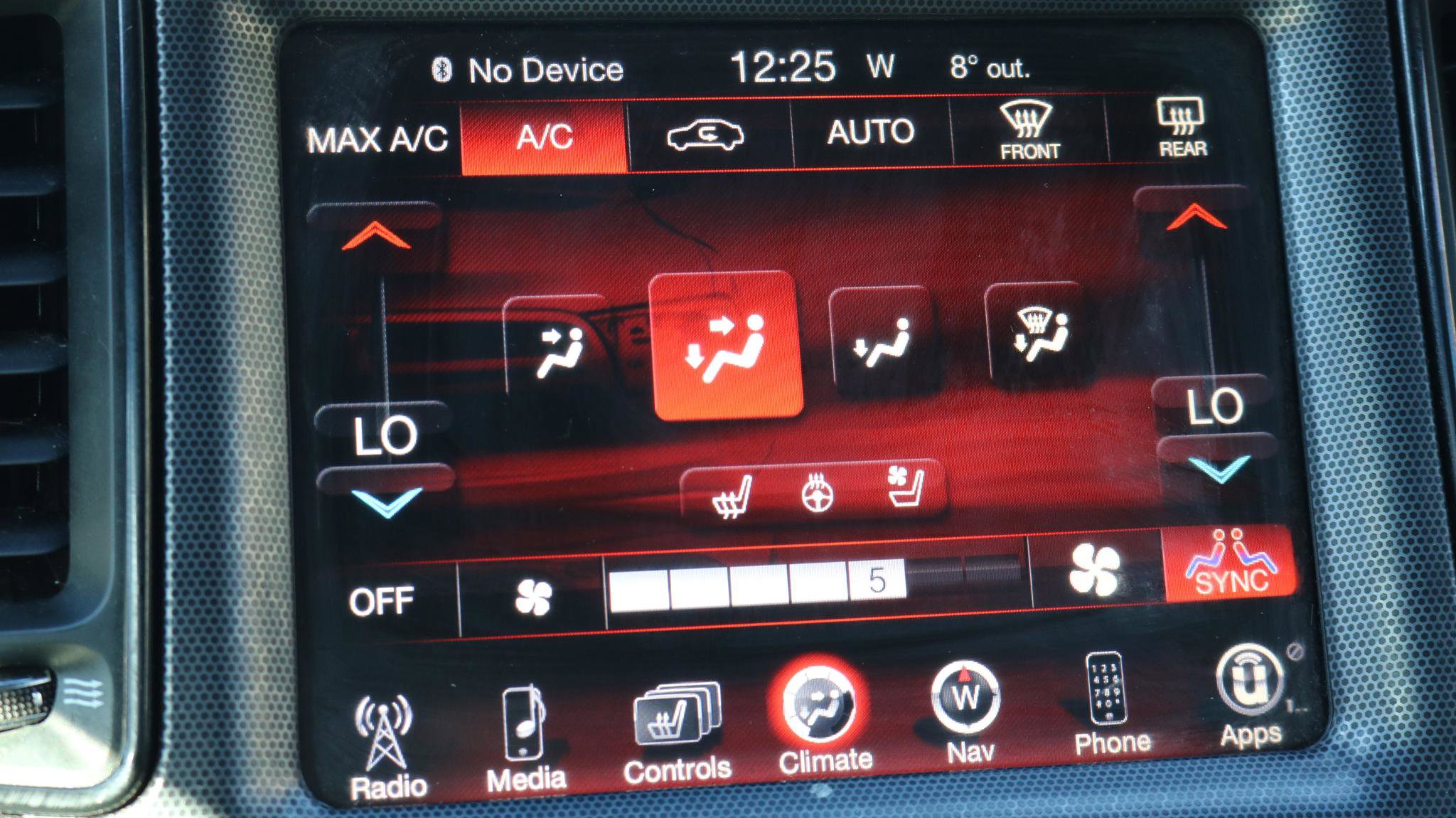 Used 2015 Dodge Challenger R/T Scat Pack w/ Scat Pack Appearance Package RWD image 16