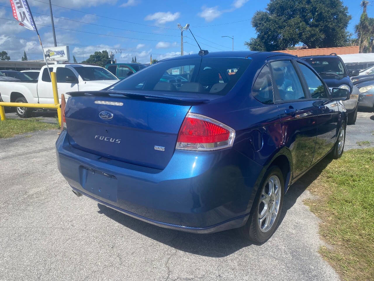 Used 2009 Ford Focus SES image 2