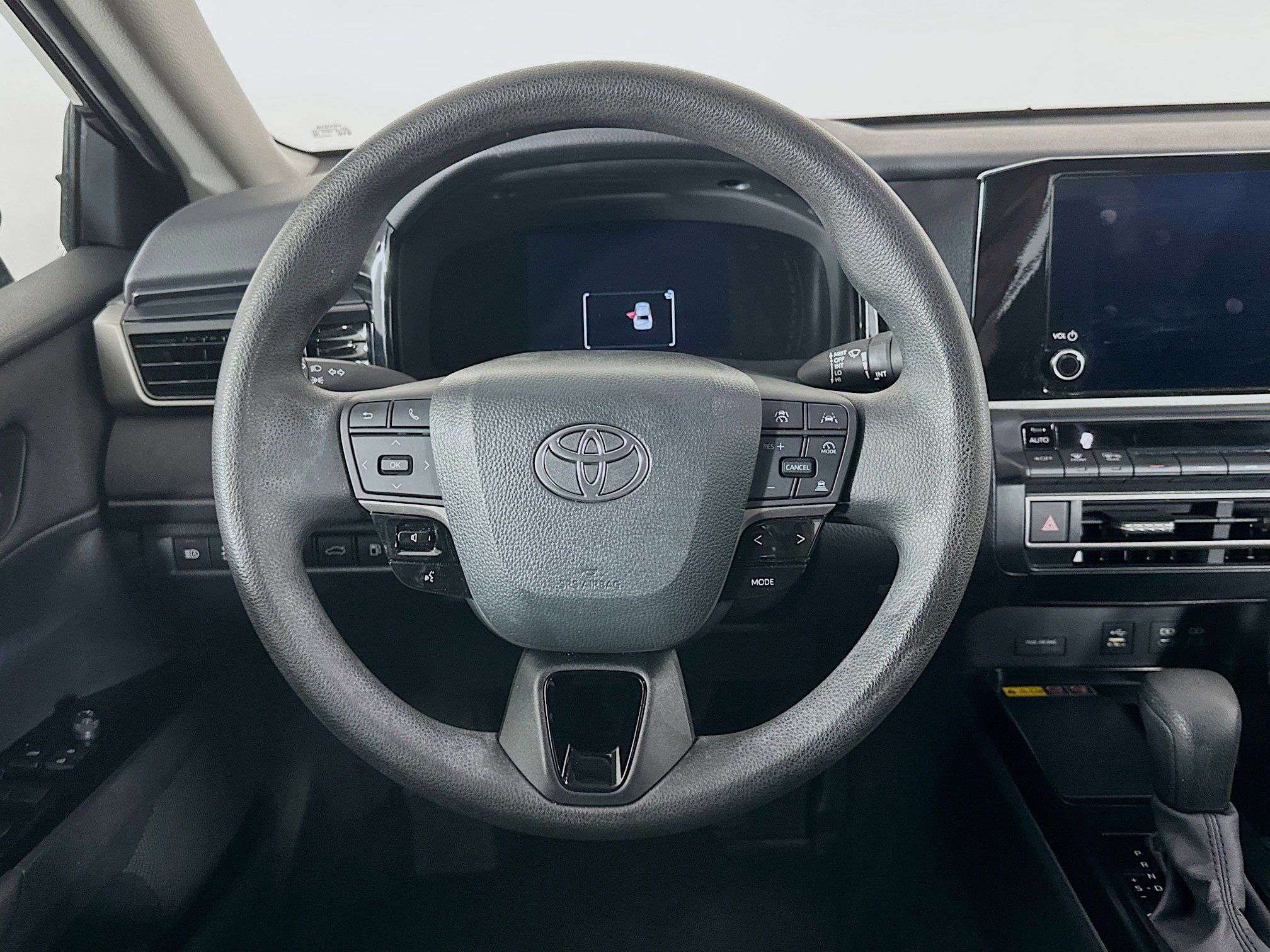 Used 2025 Toyota Camry LE image 18