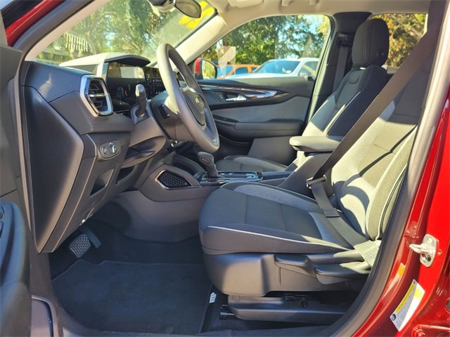 Used 2025 Chevrolet TrailBlazer LT image 11
