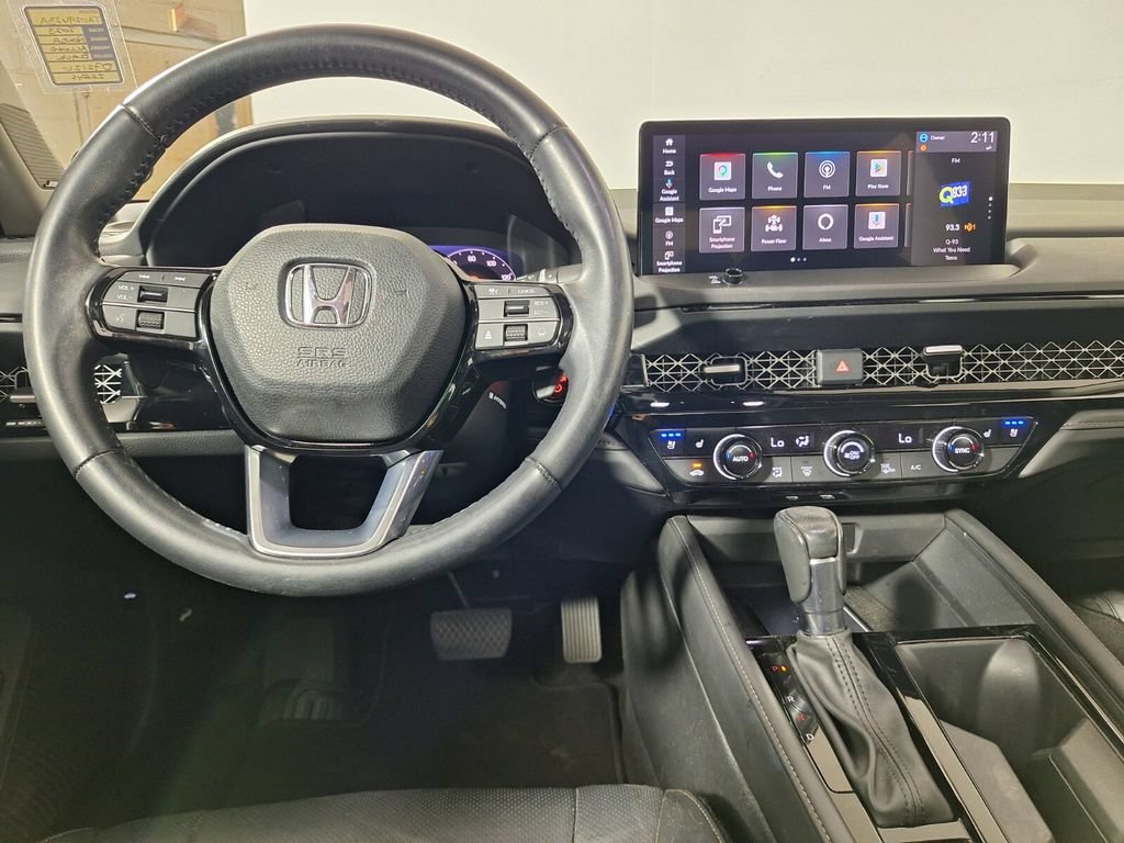 Used 2023 Honda Accord Touring image 11