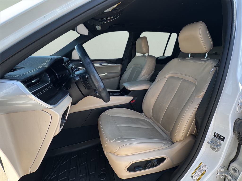 Used 2023 Jeep Grand Cherokee Limited AWD/4WD image 15