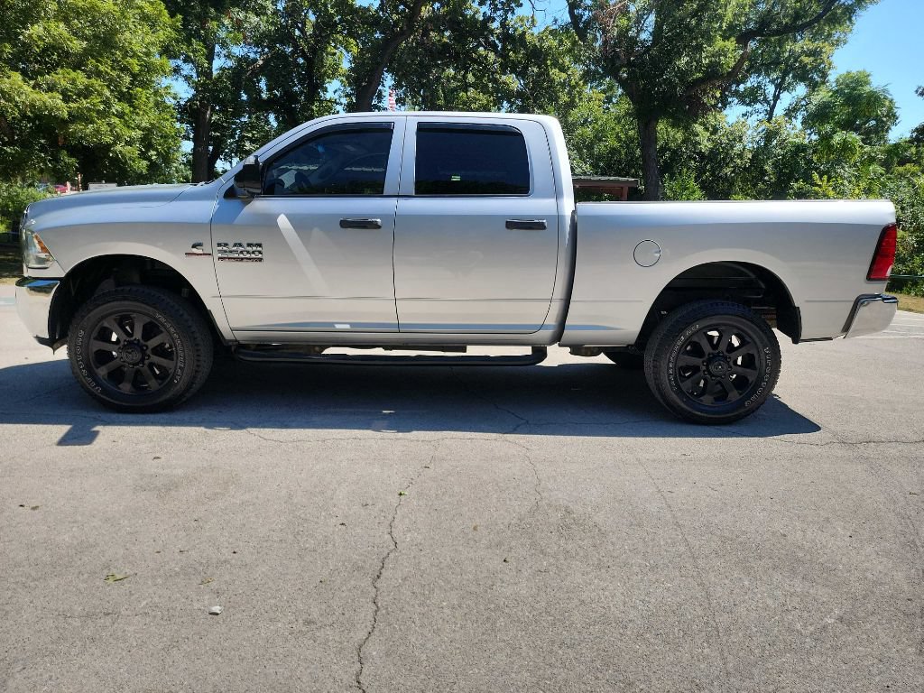 Used 2015 RAM 2500 Tradesman w/ Chrome Appearance Group AWD/4WD image 4