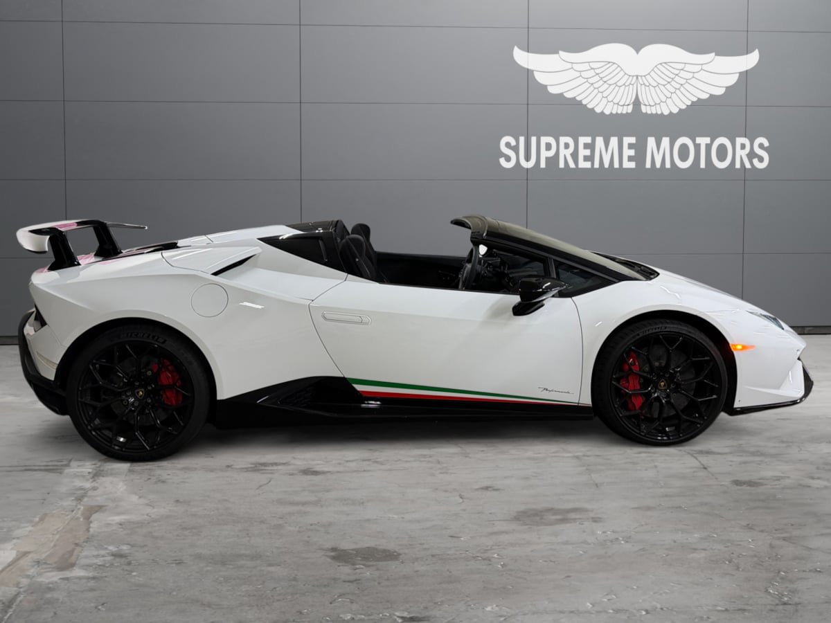 Used 2019 Lamborghini Huracan Performante AWD/4WD image 6