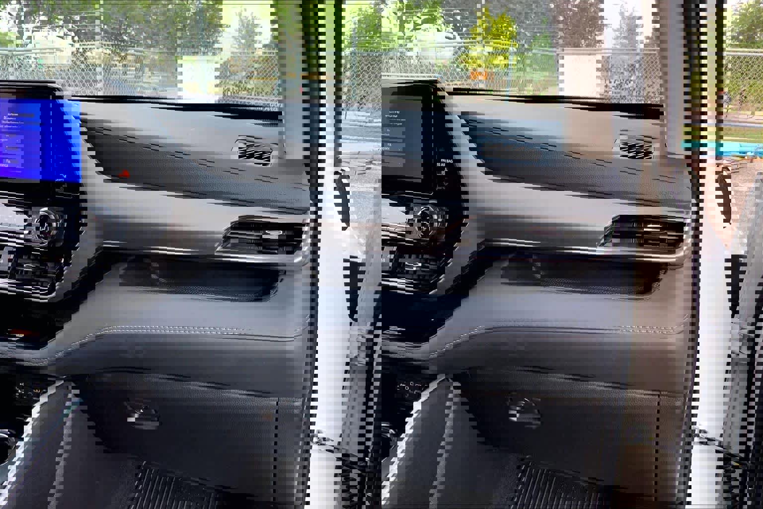 Used 2023 Toyota Highlander XLE image 18