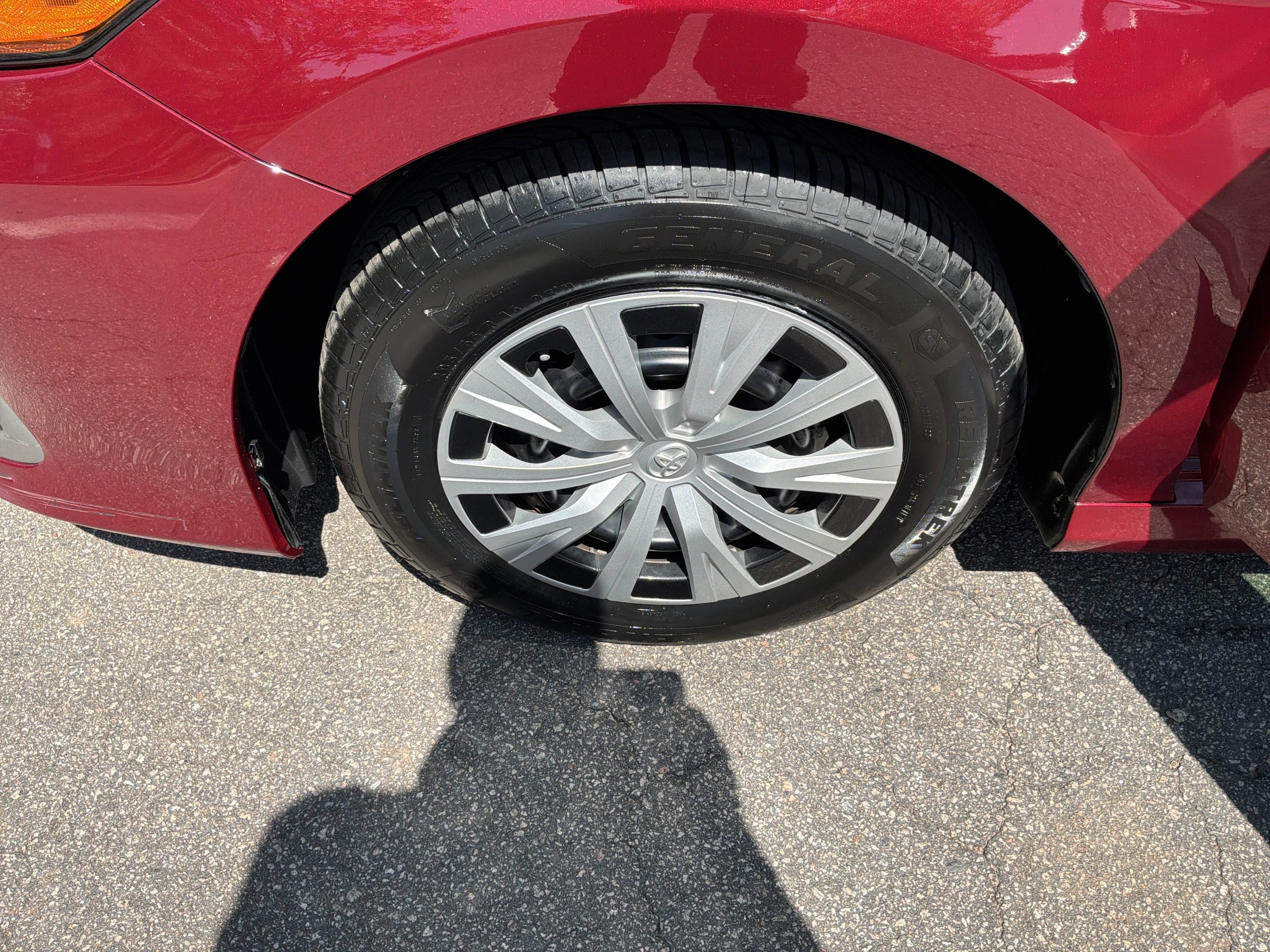 Used 2021 Toyota Camry LE image 13