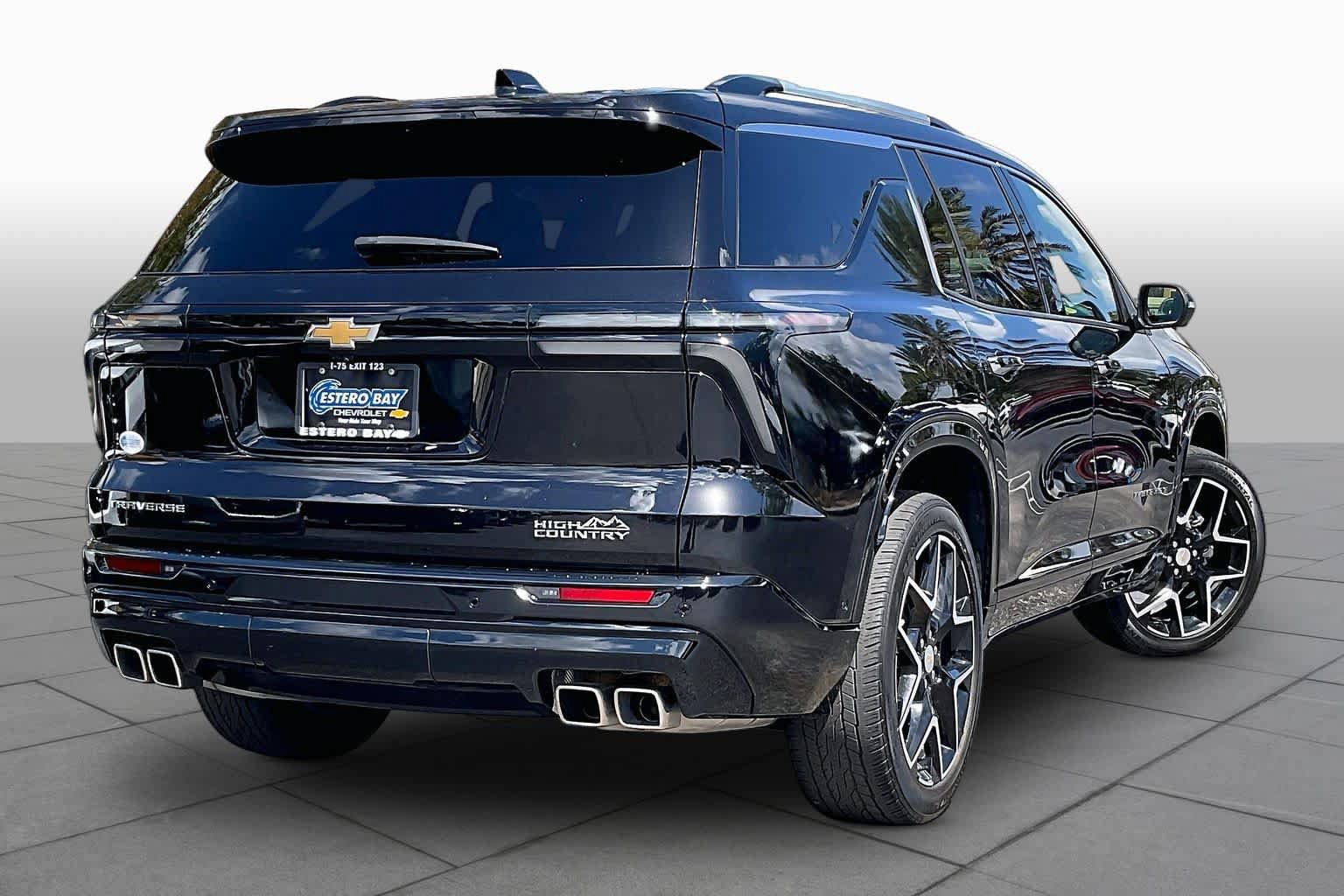 Used 2025 Chevrolet Traverse High Country w/ LPO, Floor Liner Package FWD image 24