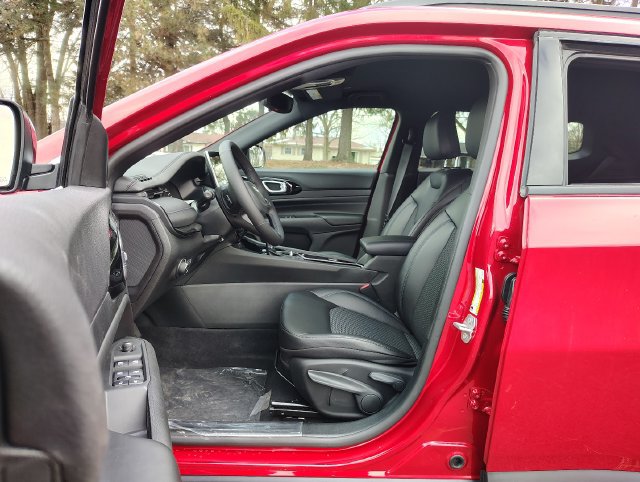 New 2026 Jeep Compass Latitude AWD/4WD image 8