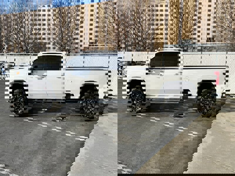 Used 2020 Chevrolet Silverado 3500 High Country w/ Z71 Off-Road Package image 4