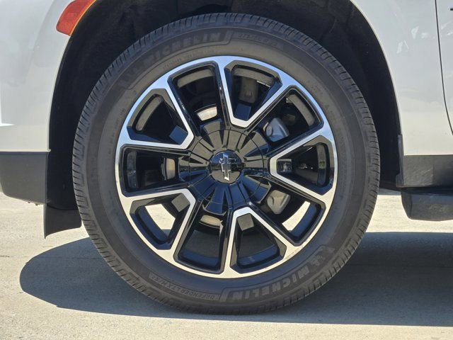 Used 2022 Chevrolet Tahoe RST w/ Luxury Package image 10