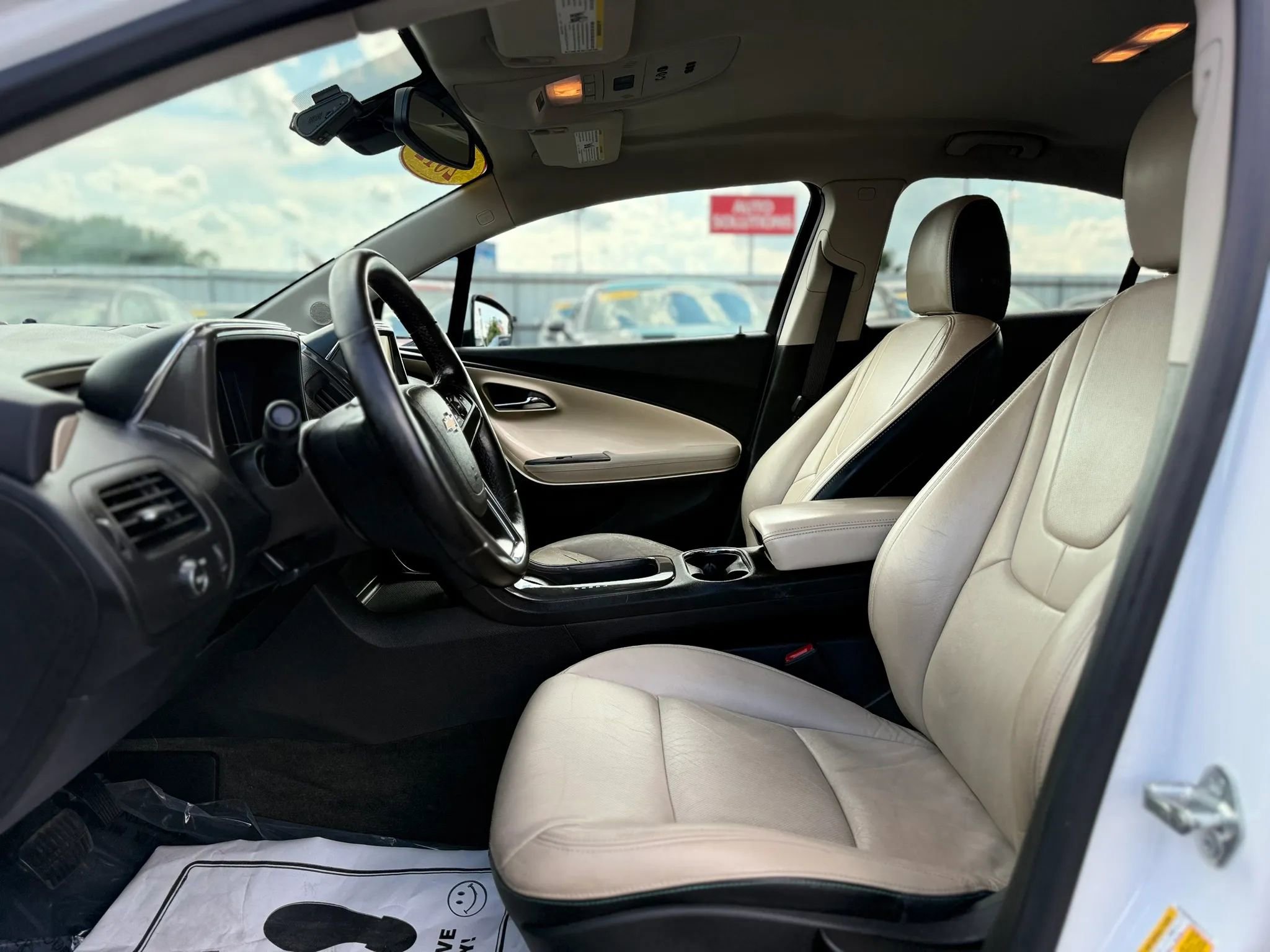 Used 2012 Chevrolet Volt Premium w/ Premium Trim Package FWD image 19