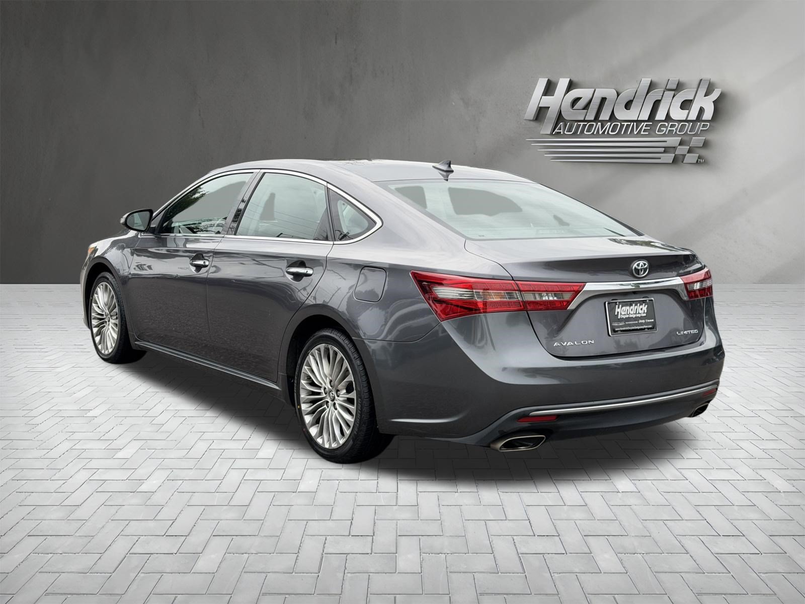 Used 2016 Toyota Avalon Limited w/ Toyota Safety Sense Package FWD image 8