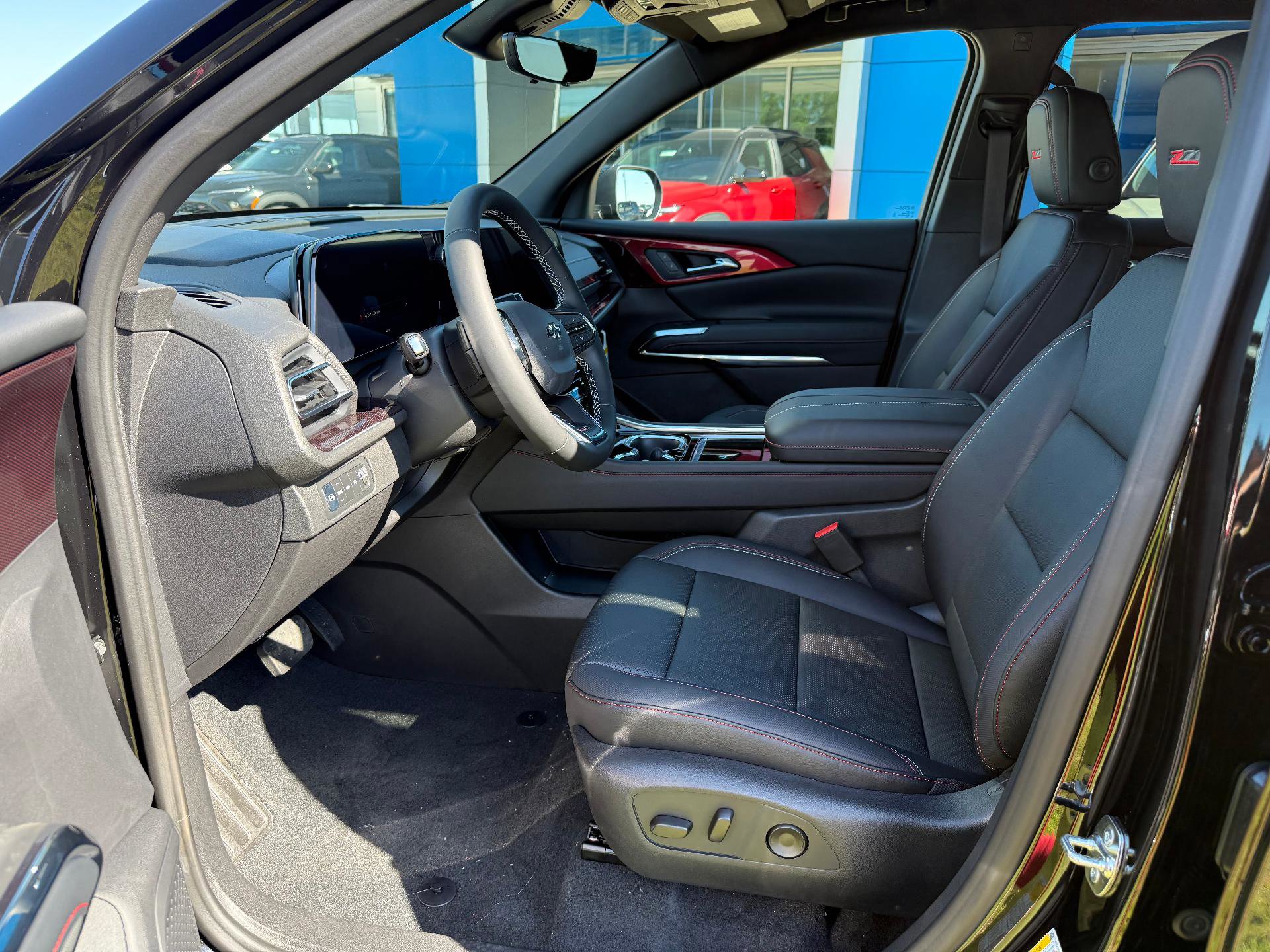 New 2026 Chevrolet Traverse Z71 w/ Driver Confidence Package image 13