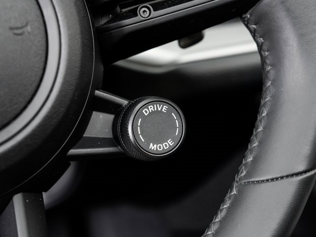 Certified 2025 Porsche Cayenne image 16