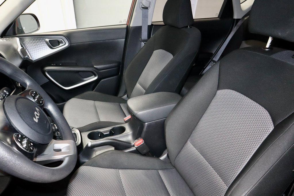 Used 2024 Kia Soul LX w/ Option Group 015 image 23