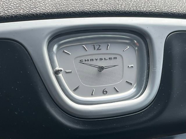 Used 2022 Chrysler 300 Touring w/ Sport Appearance Package image 38