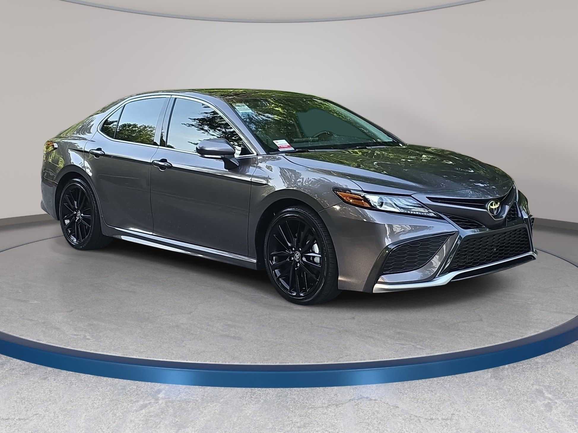 Used 2023 Toyota Camry XSE FWD image 3