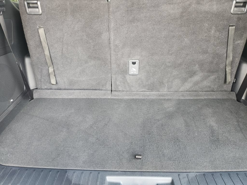 Used 2023 Toyota Highlander Platinum FWD image 34