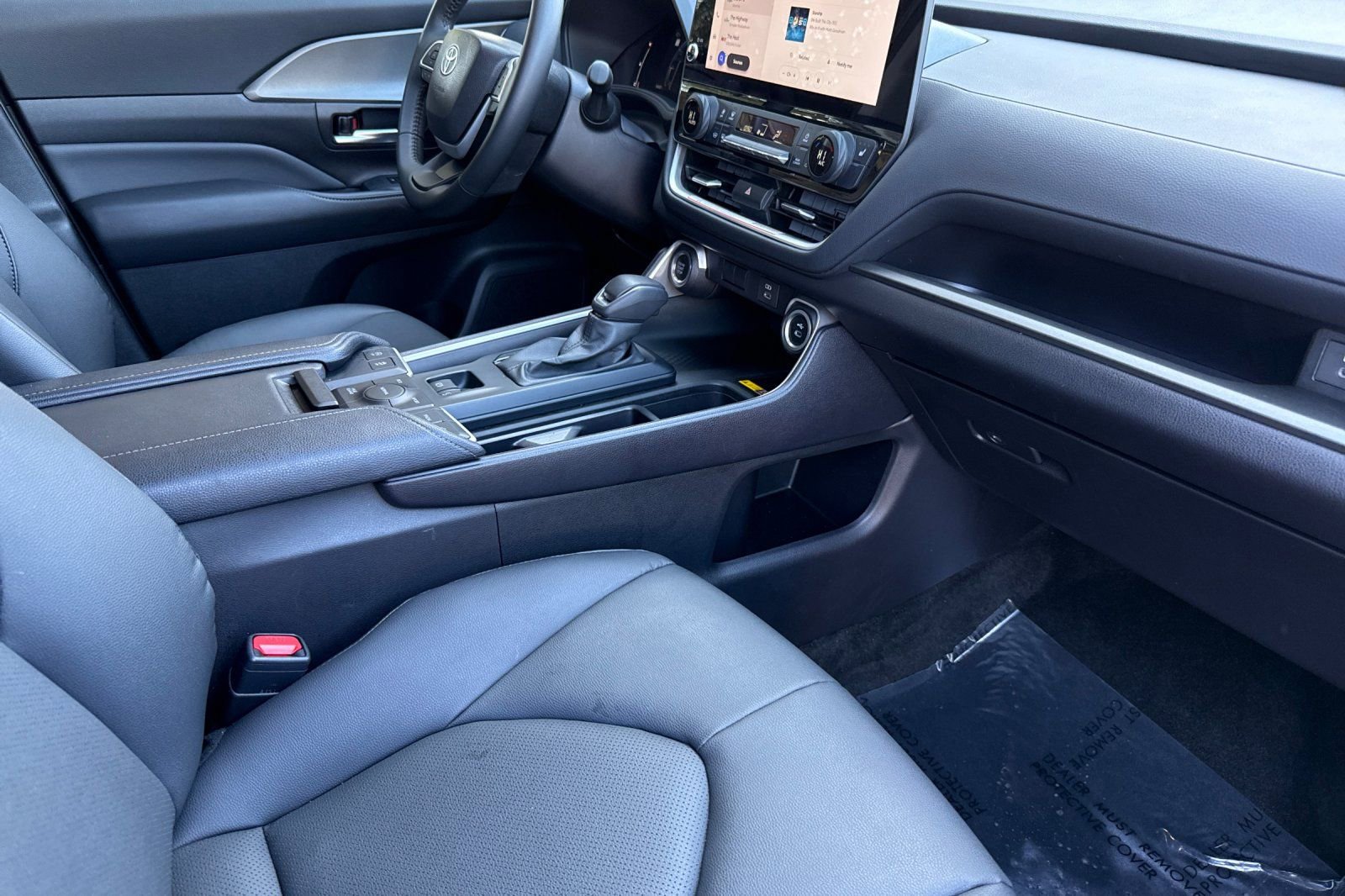 Certified 2025 Toyota Grand Highlander AWD image 19