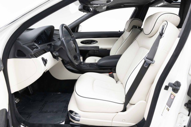 Used 2009 Maybach 62 S RWD image 24