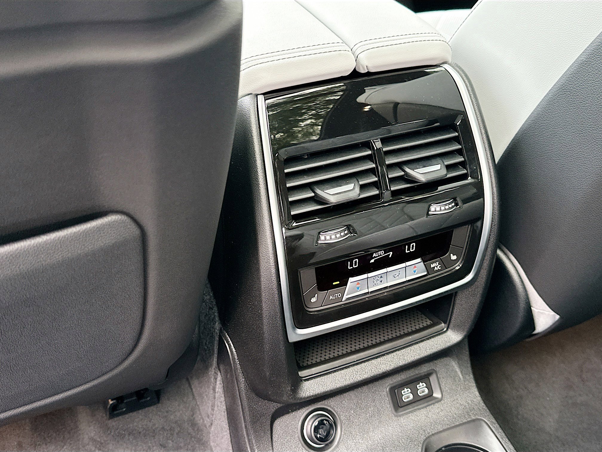 New 2026 BMW X7 xDrive40i w/ M Sport Package image 19