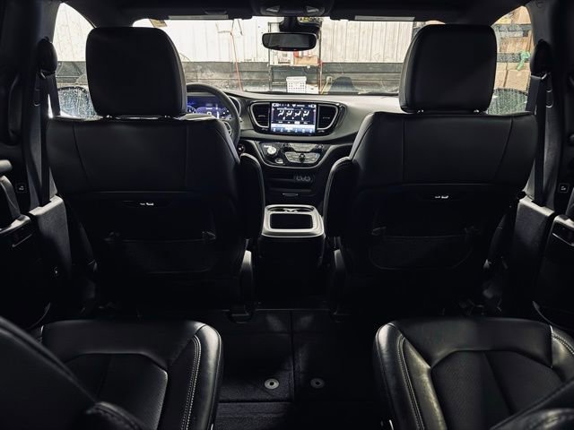 Used 2025 Chrysler Pacifica Select FWD image 22