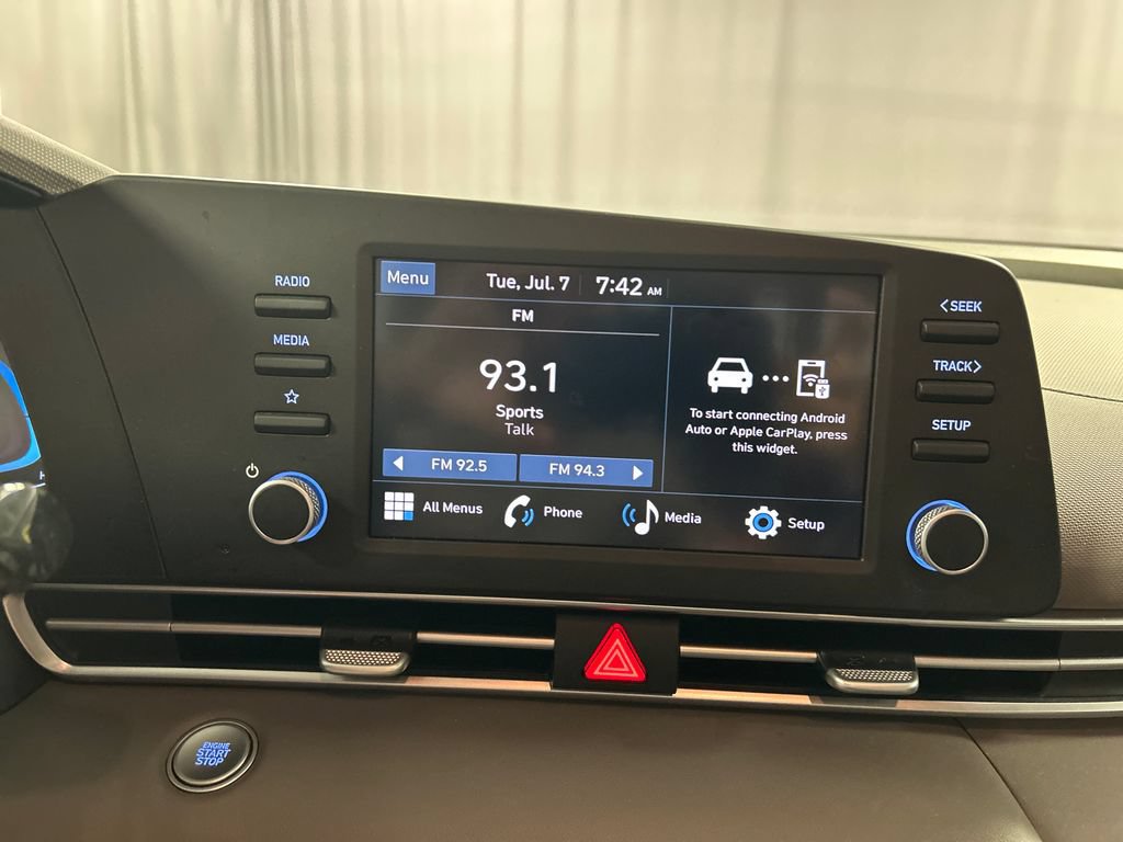 Used 2025 Hyundai Elantra Sport FWD image 15