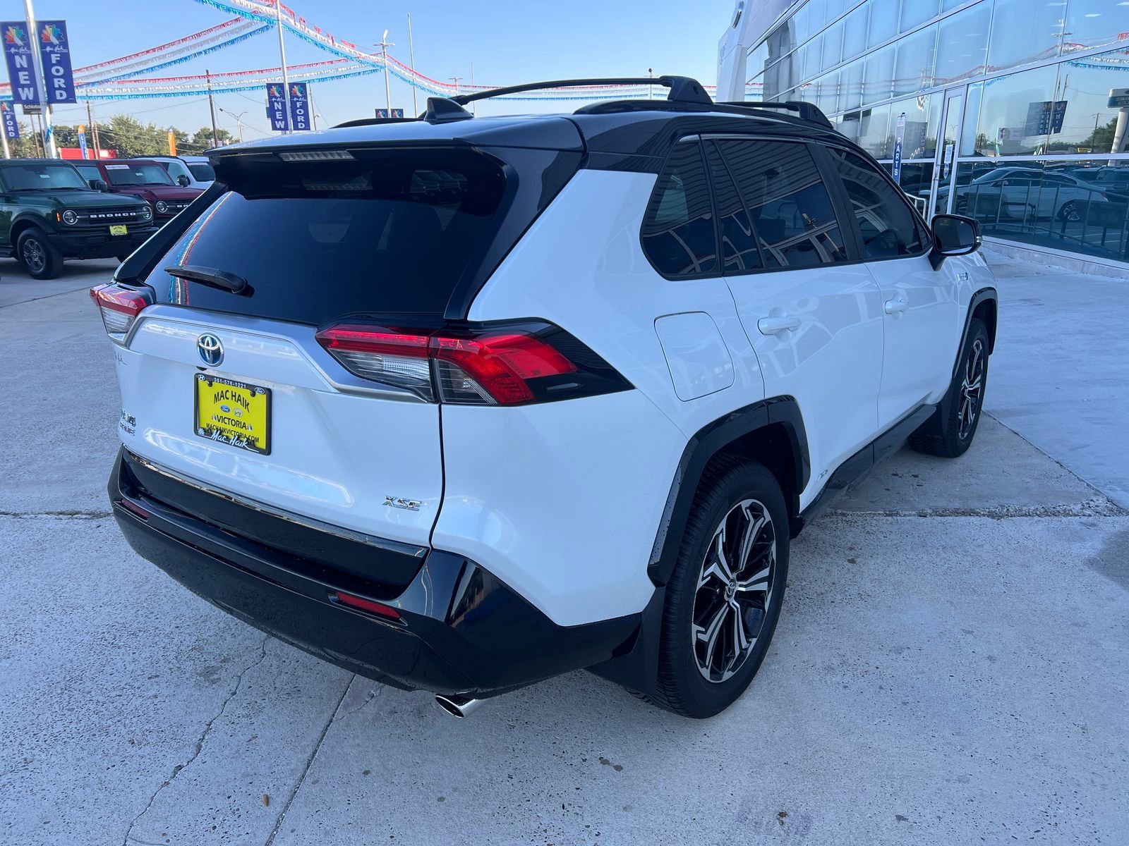 Used 2023 Toyota RAV4 XSE AWD/4WD image 3
