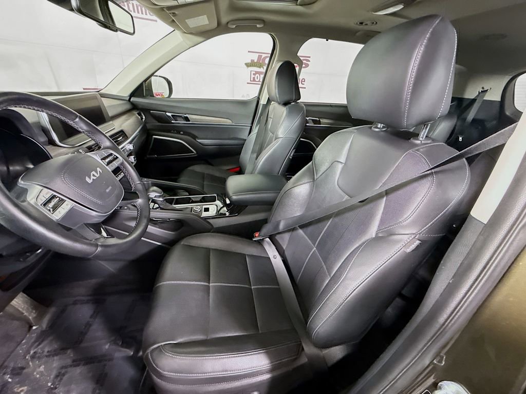 Used 2022 Kia Telluride EX w/ EX Premium Package image 26