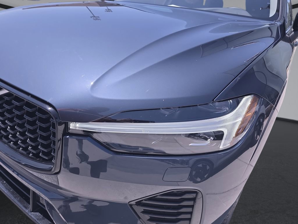 Certified 2025 Volvo XC60 B5 Core AWD/4WD image 34