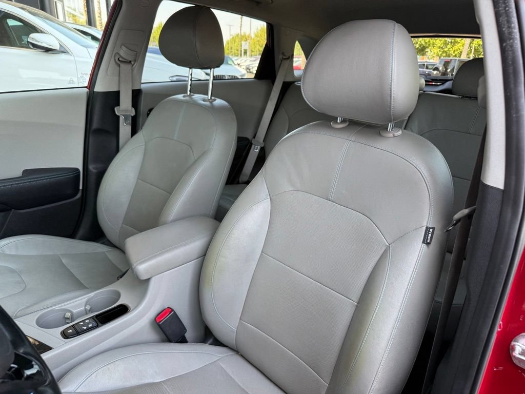 Used 2018 Kia Niro Touring FWD image 11