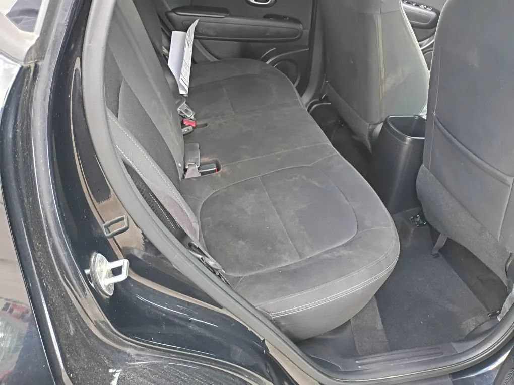 Used 2014 Kia Soul FWD image 16