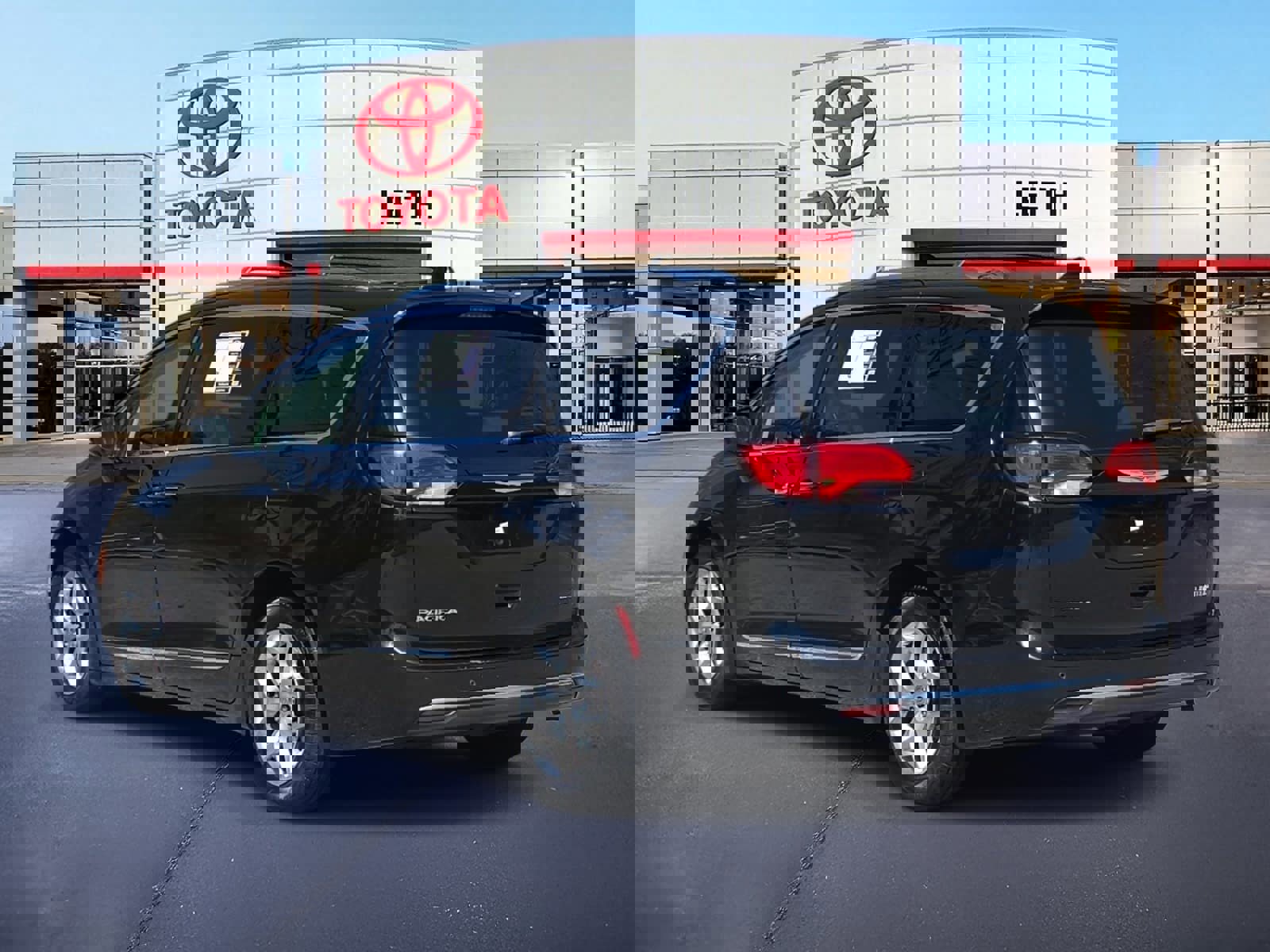 Used 2020 Chrysler Pacifica Limited image 7