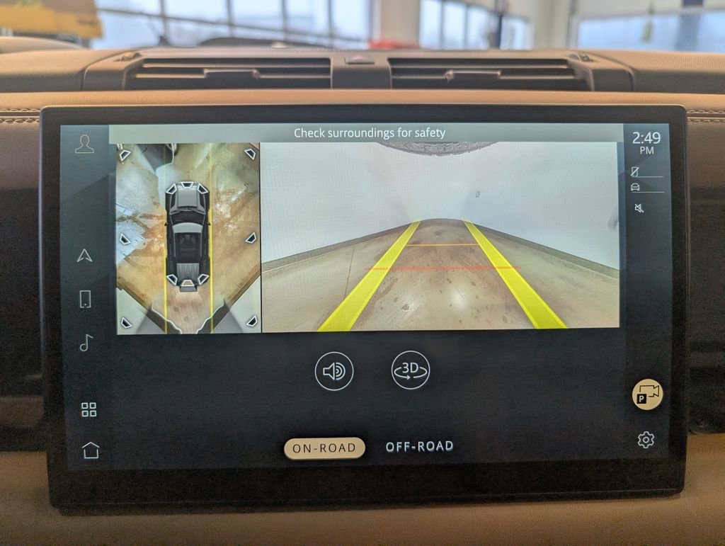 Used 2025 Land Rover Defender 110 X-Dynamic SE image 21