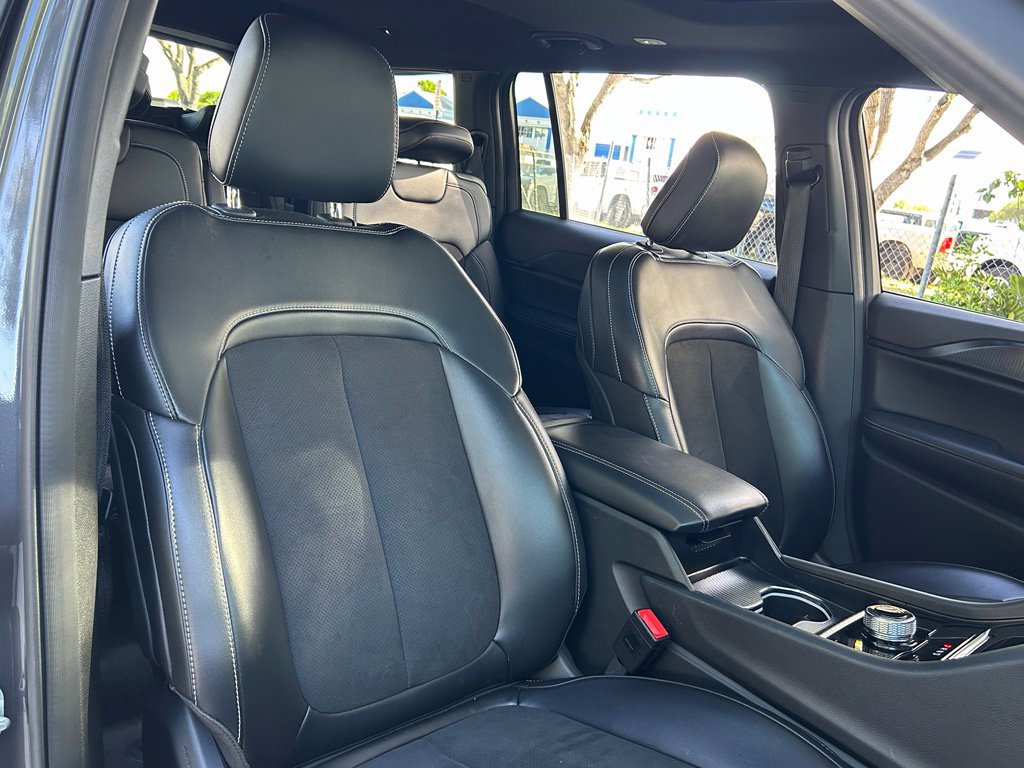 Certified 2025 Jeep Grand Cherokee L Altitude RWD image 44