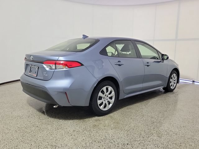 Used 2026 Toyota Corolla LE FWD image 5