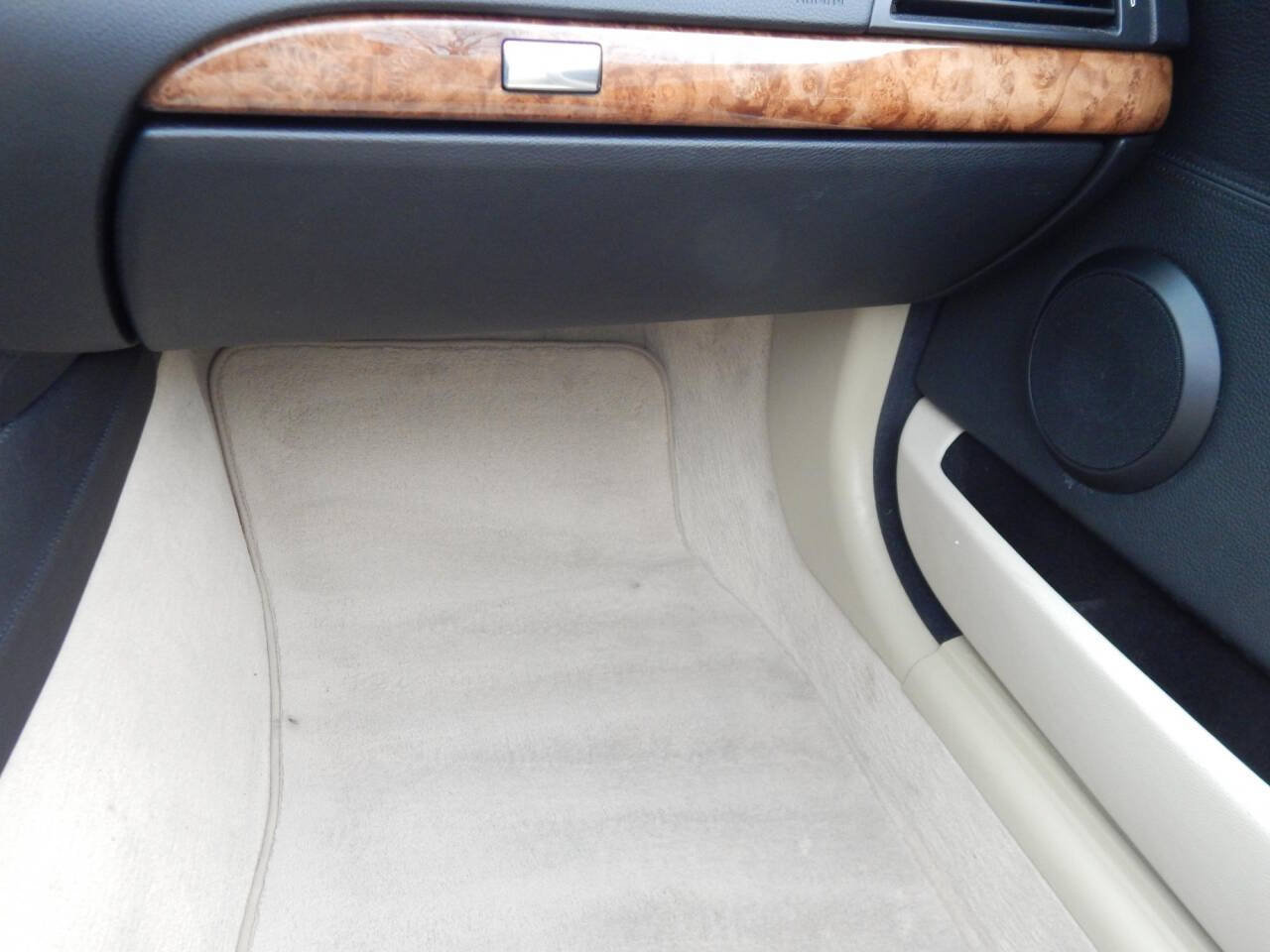 Used 2009 BMW 650i Convertible RWD image 29