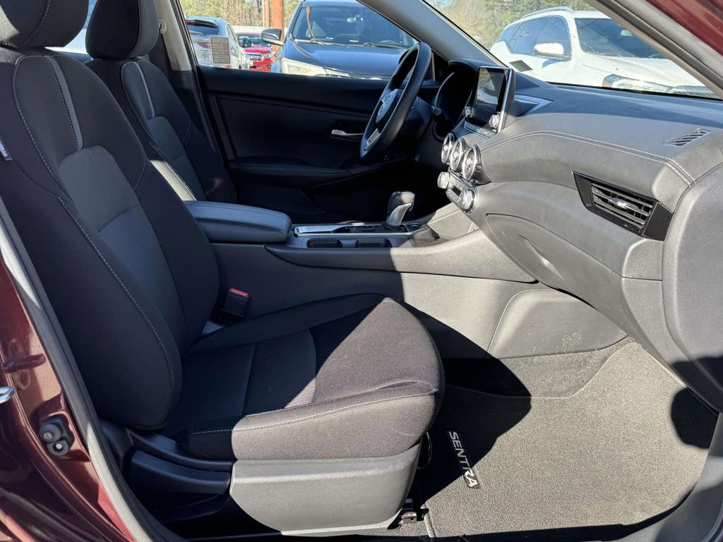 Used 2025 Nissan Sentra SV image 14